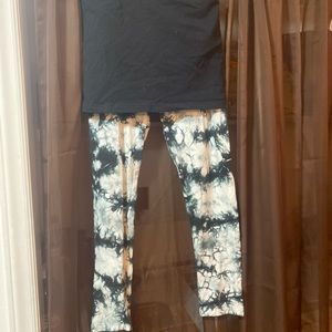 Skirt with sewn-in leggings